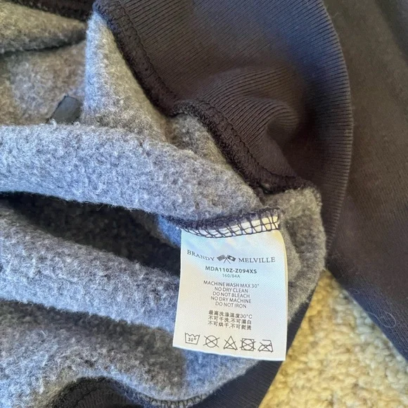 Brandy Melville Sweatshirt Bundle - Picture 9 of 11